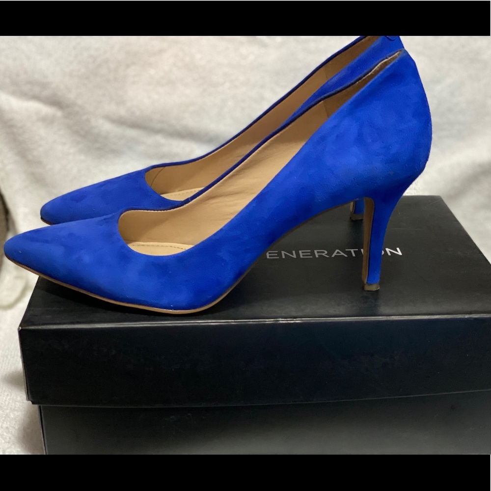 BCBG heels